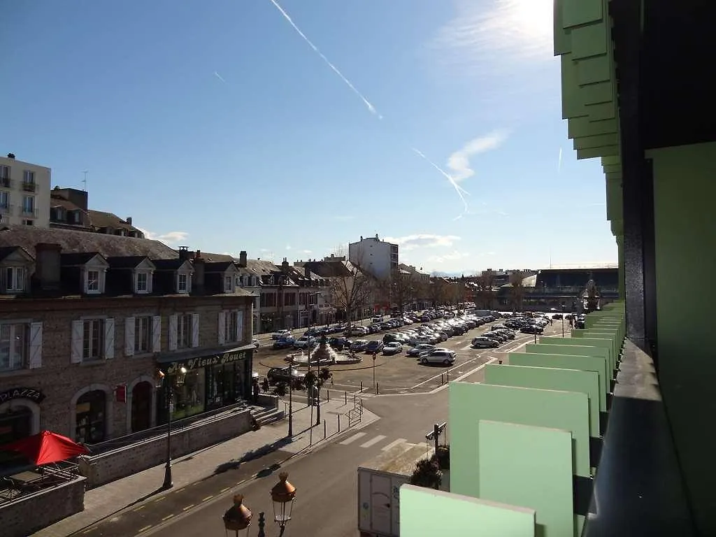 Cit'Hotel de la Marne Tarbes 2*,  Francia