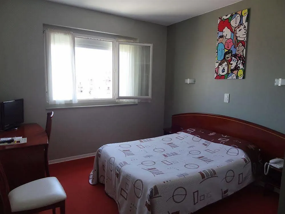Cit'Hotel de la Marne Tarbes Hotel