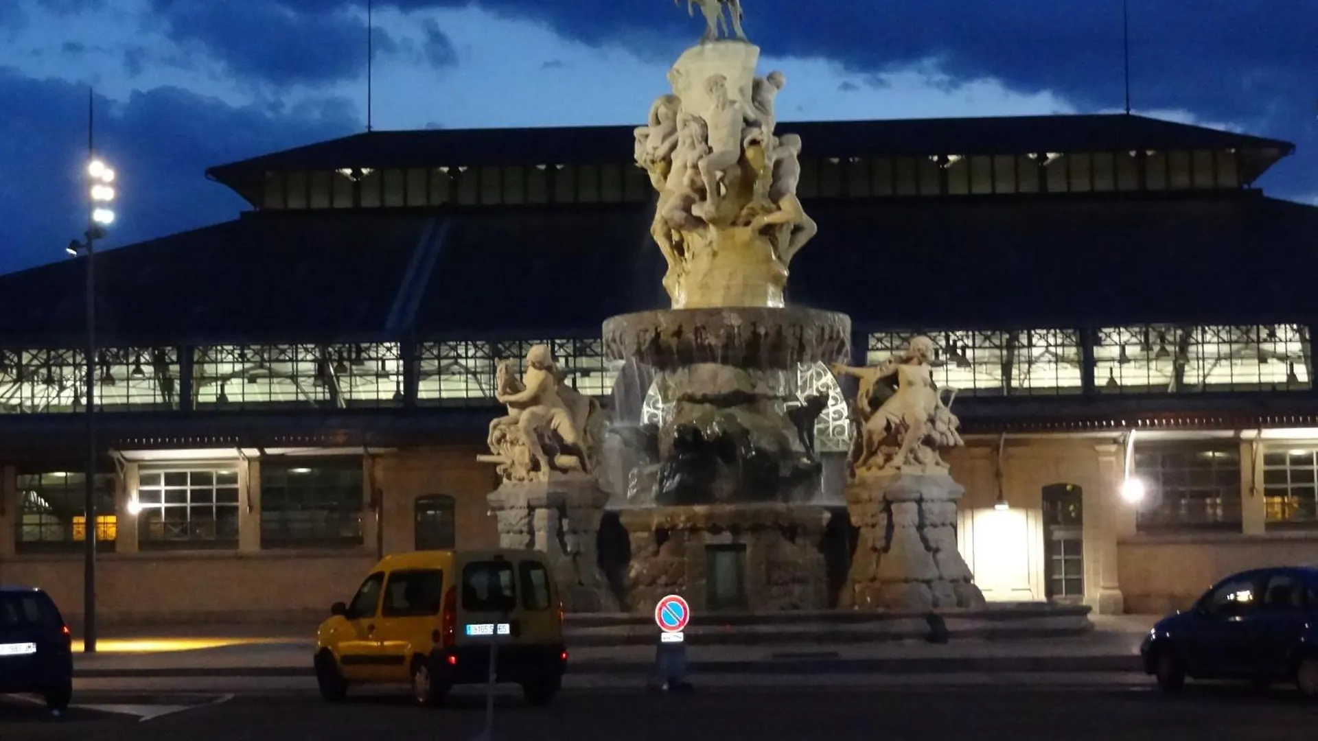 Отель Cit'Hotel De La Marne Тарб
