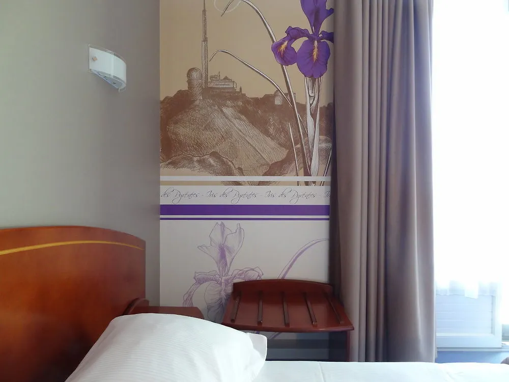 Отель Cit'Hotel De La Marne Тарб
